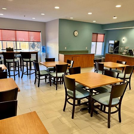 Days Inn & Suites By Wyndham MadisonMadison  Kültér fotó