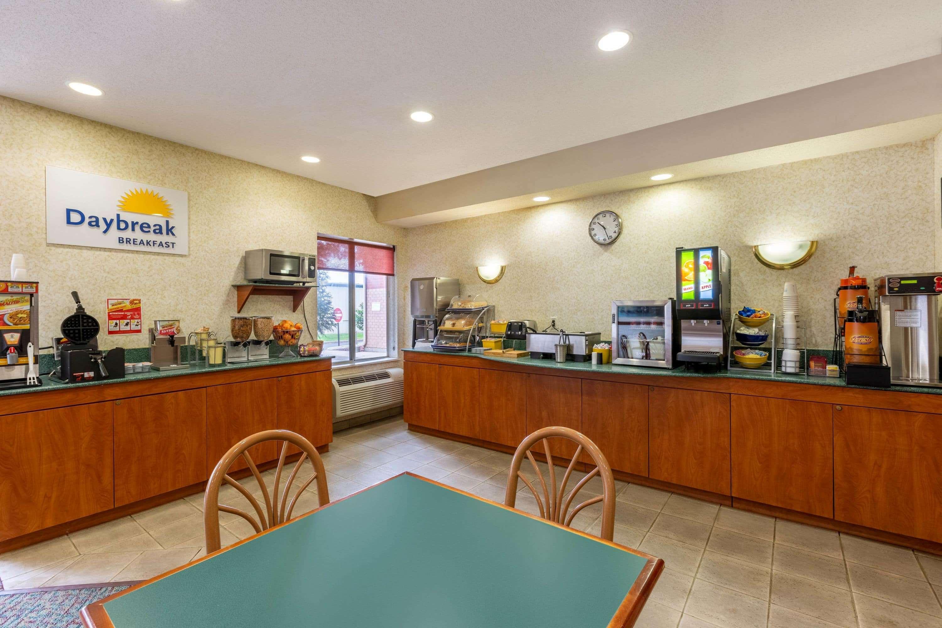 Days Inn & Suites By Wyndham MadisonMadison  Kültér fotó