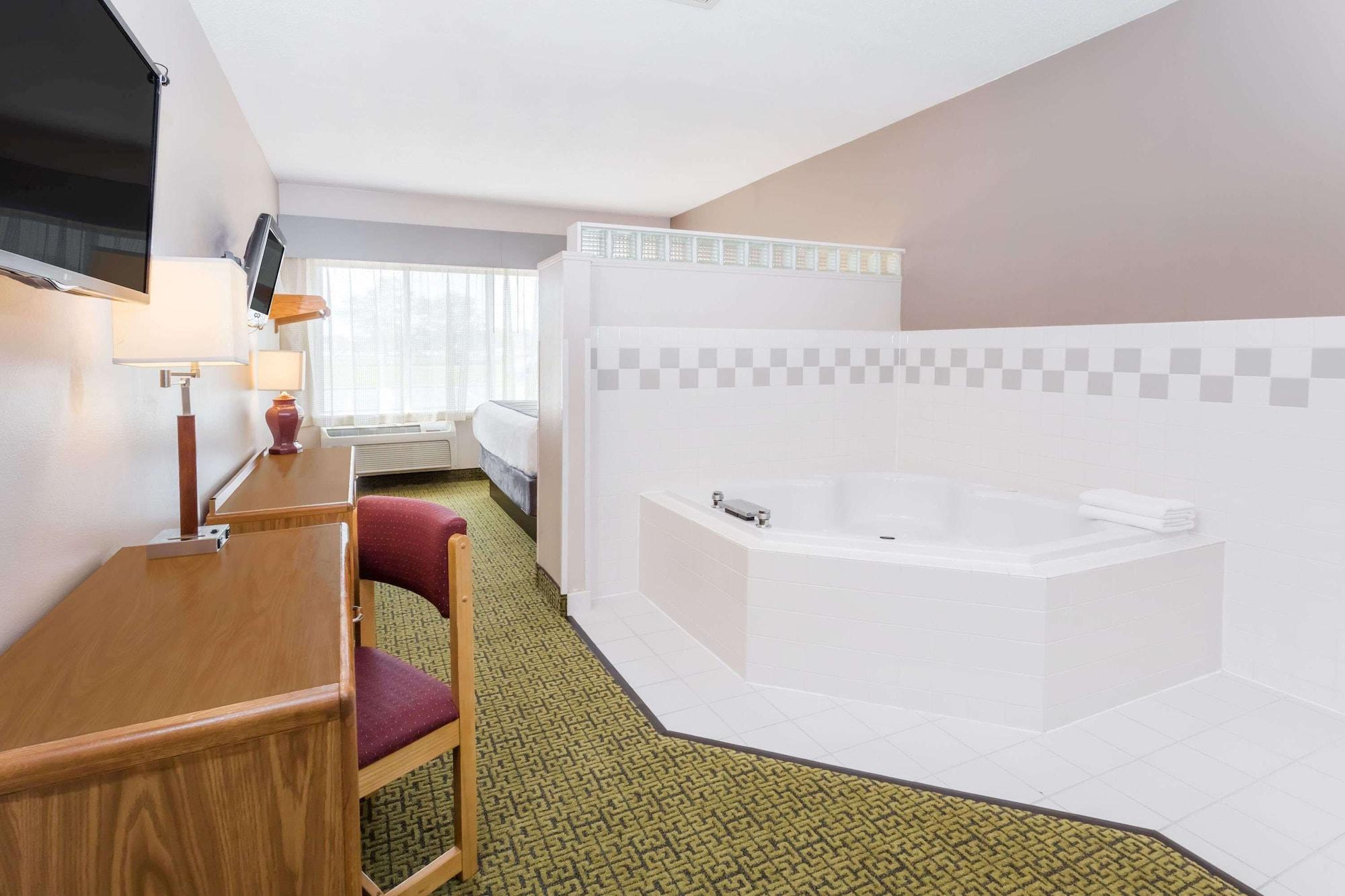 Days Inn & Suites By Wyndham MadisonMadison  Kültér fotó