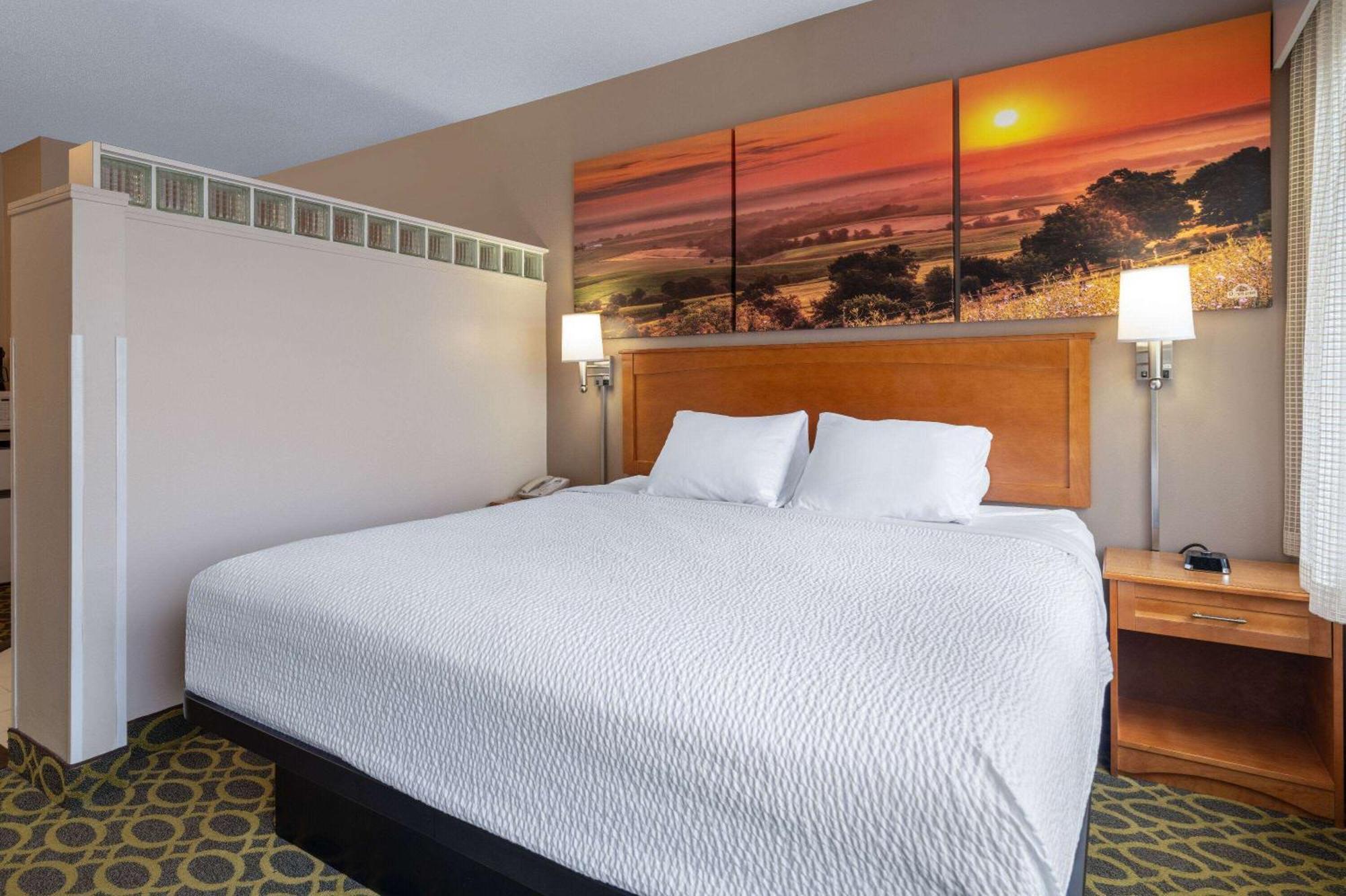 Days Inn & Suites By Wyndham MadisonMadison  Kültér fotó