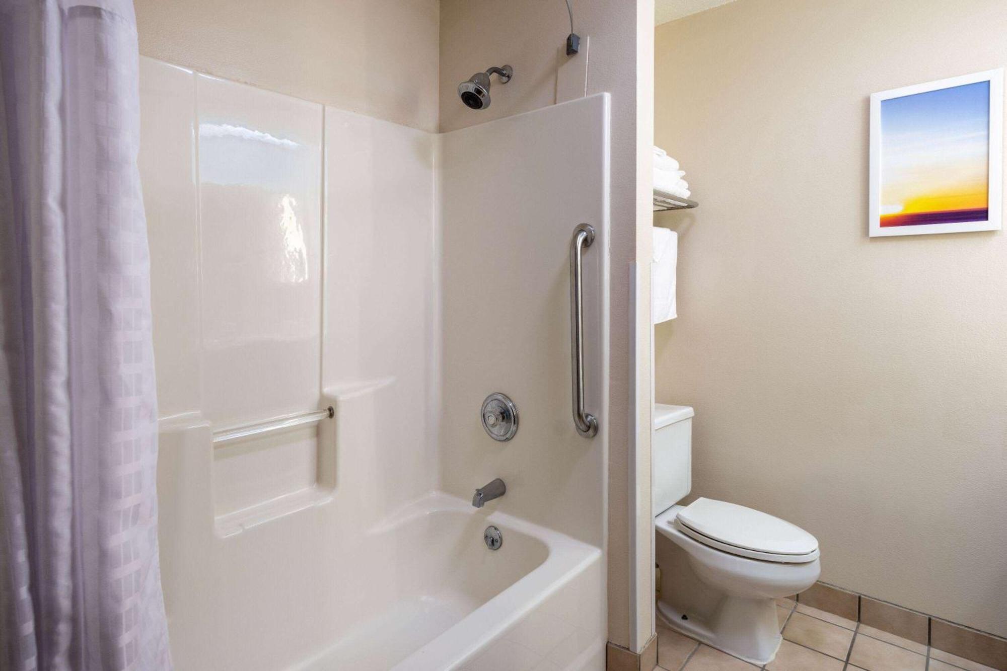 Days Inn & Suites By Wyndham MadisonMadison  Kültér fotó