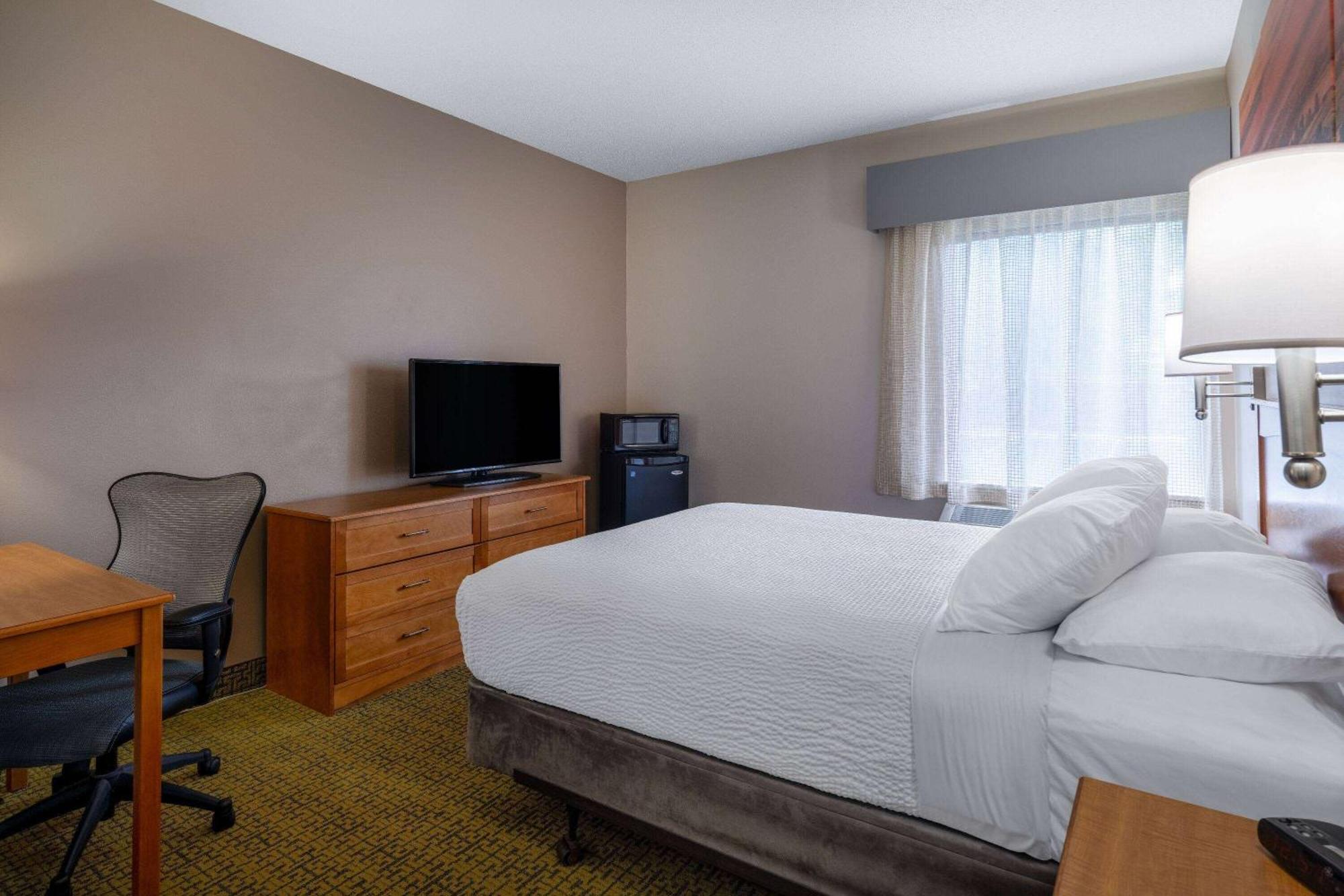 Days Inn & Suites By Wyndham MadisonMadison  Kültér fotó