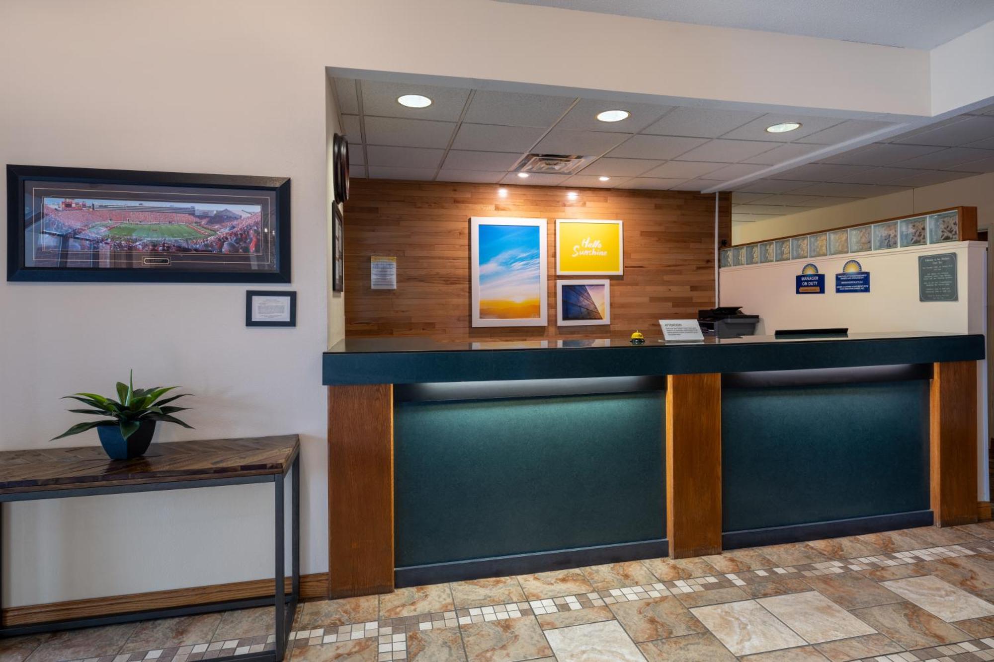 Days Inn & Suites By Wyndham MadisonMadison  Kültér fotó