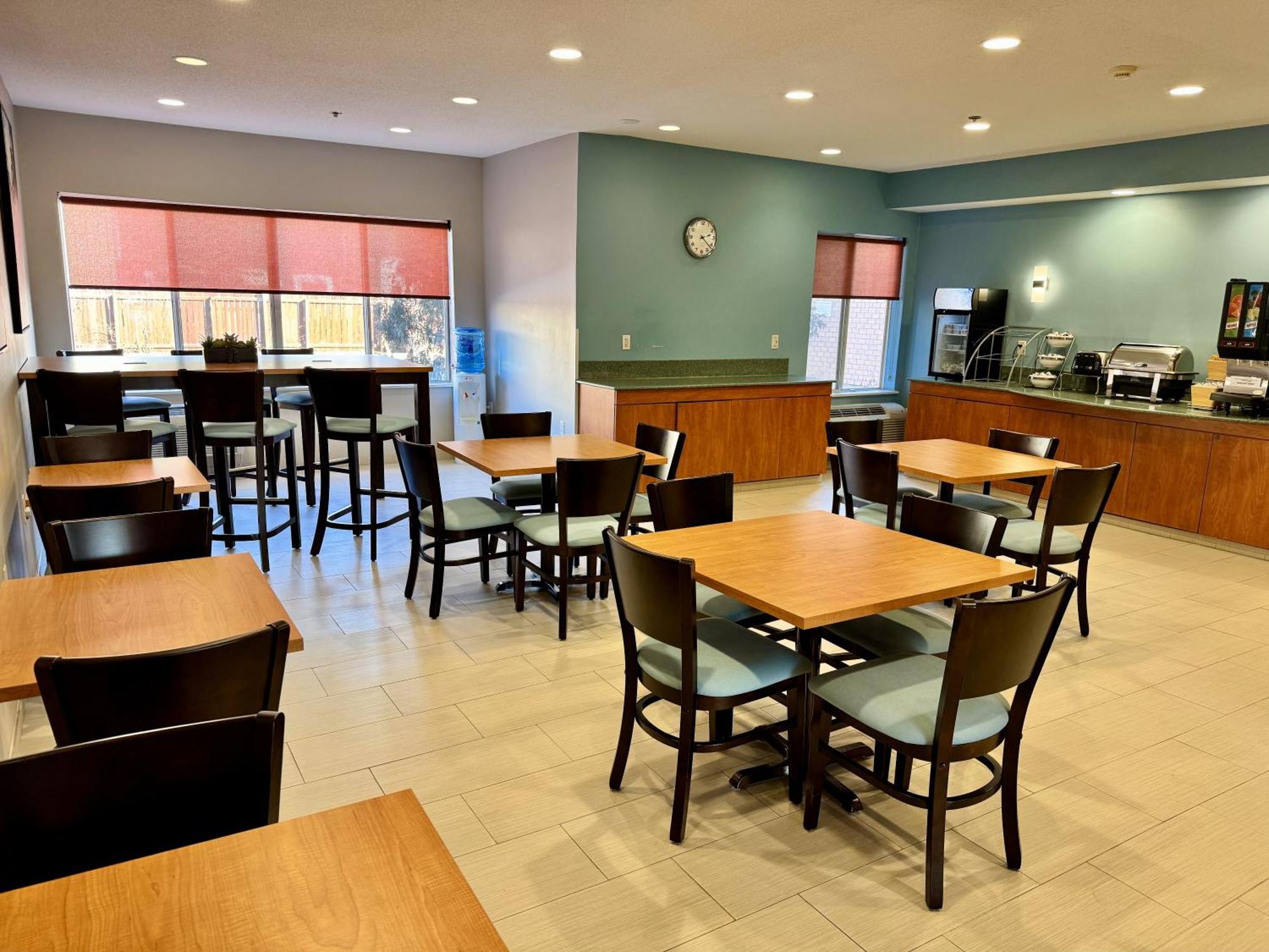 Days Inn & Suites By Wyndham MadisonMadison  Kültér fotó