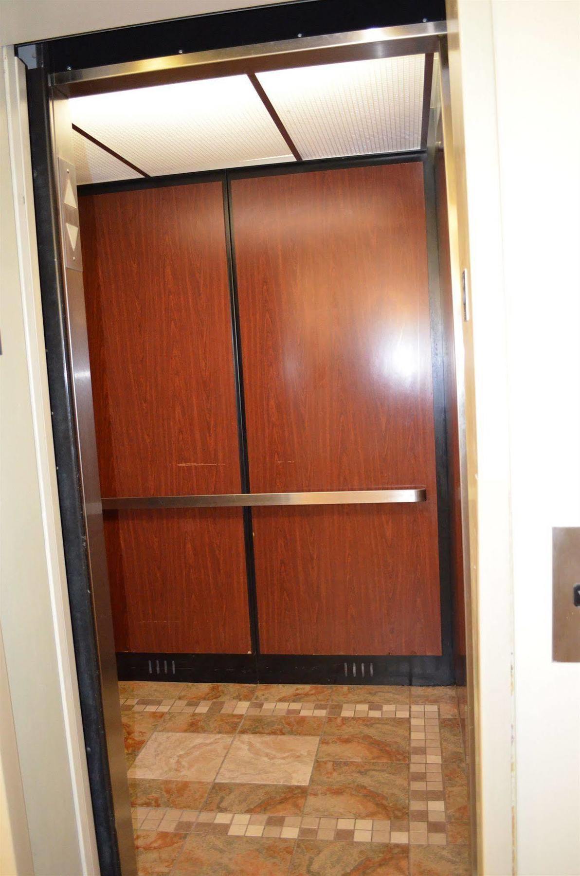 Days Inn & Suites By Wyndham MadisonMadison  Kültér fotó